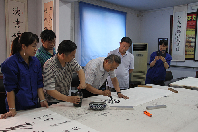 明博体育app苹果